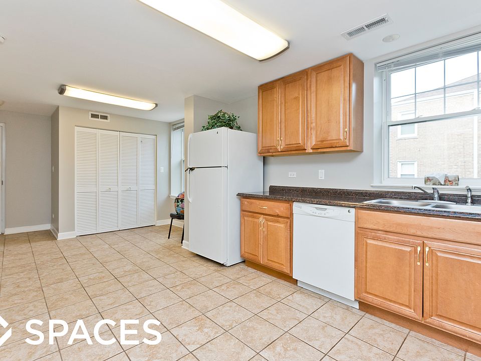 1st image of 7534 N Claremont Ave #1