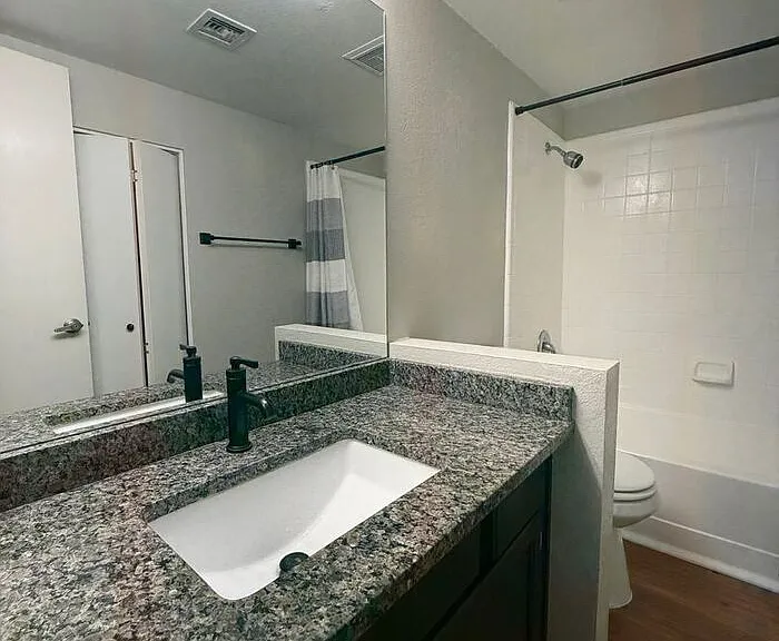 2825 N Adelaide Pl — Photo 23