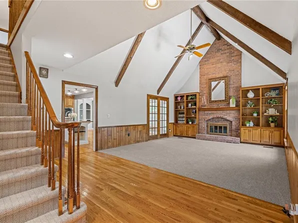 8408 W 115th St, Overland Park, KS 66210