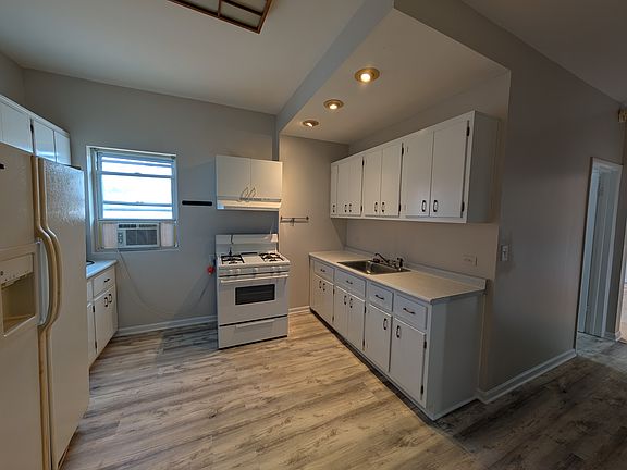 4th image of 4181-83 N Elston Ave #2F