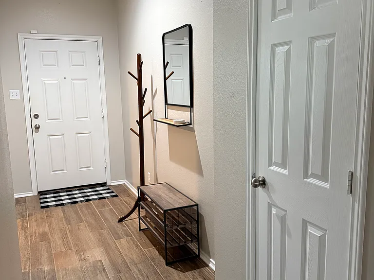 9104 Bowfield Dr — Photo 7