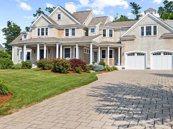 5 Summit Dr, Norwell, MA 02061