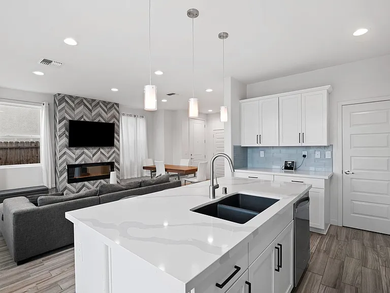 2814 Green Head Ct — Photo 1