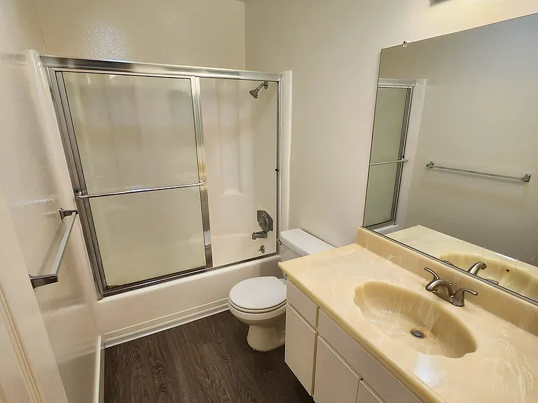 Hillside Terrace Apartments — Photo 10