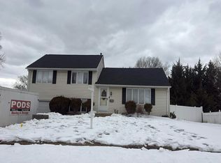 225 Sharrow Vale Rd, Delran, NJ 08075