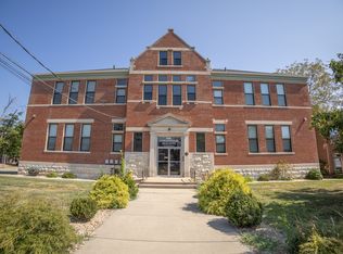 230 West Dunklin (Carpenters' Building) - 202, Jefferson City, MO 65101