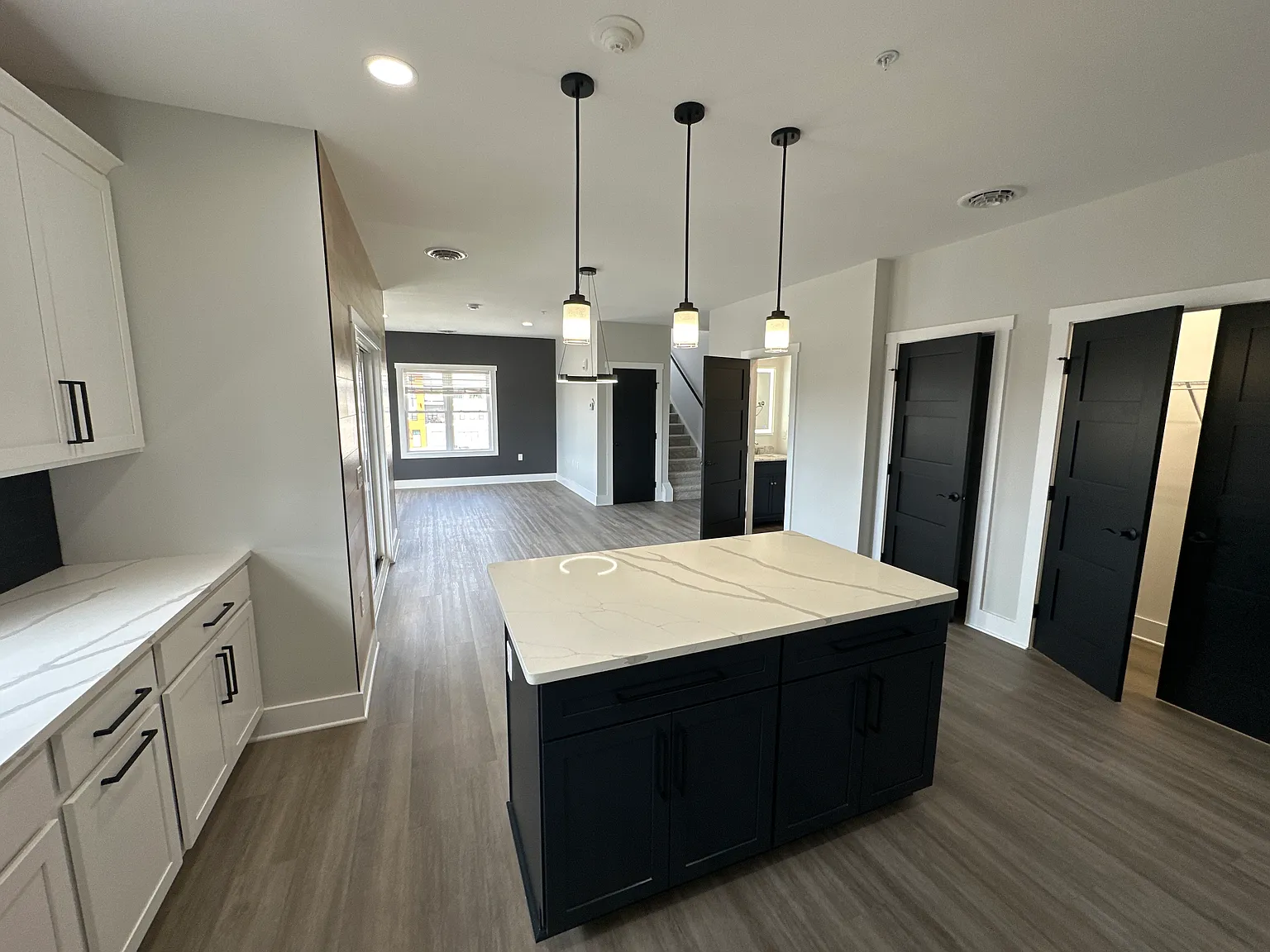 2 bed, 2.5 bath, 1380 sqft, $2,660 — Photo 4