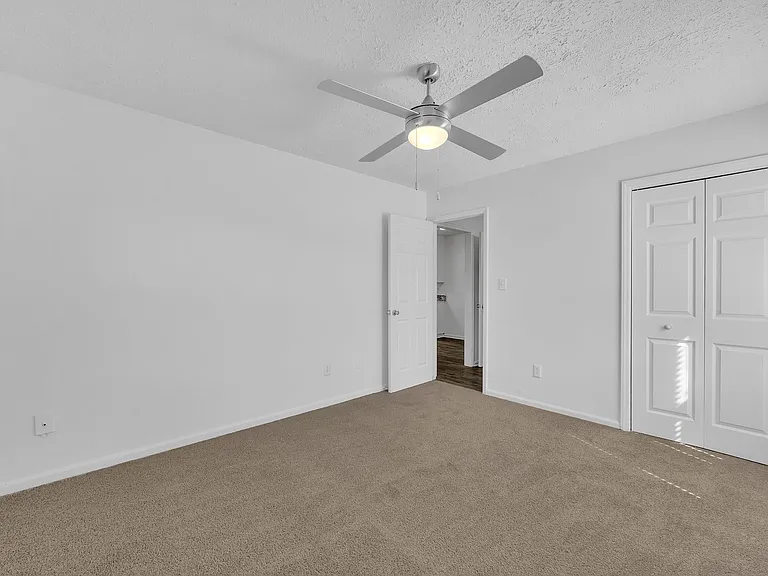 Belmont Heights Apartments & Townhomes — Photo 69