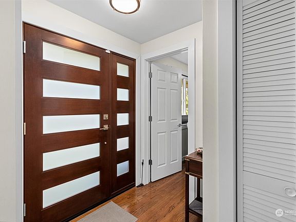 4th image of 713 Crown Drive