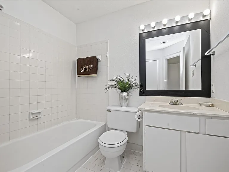 9435 Pagewood Ln — Photo 16
