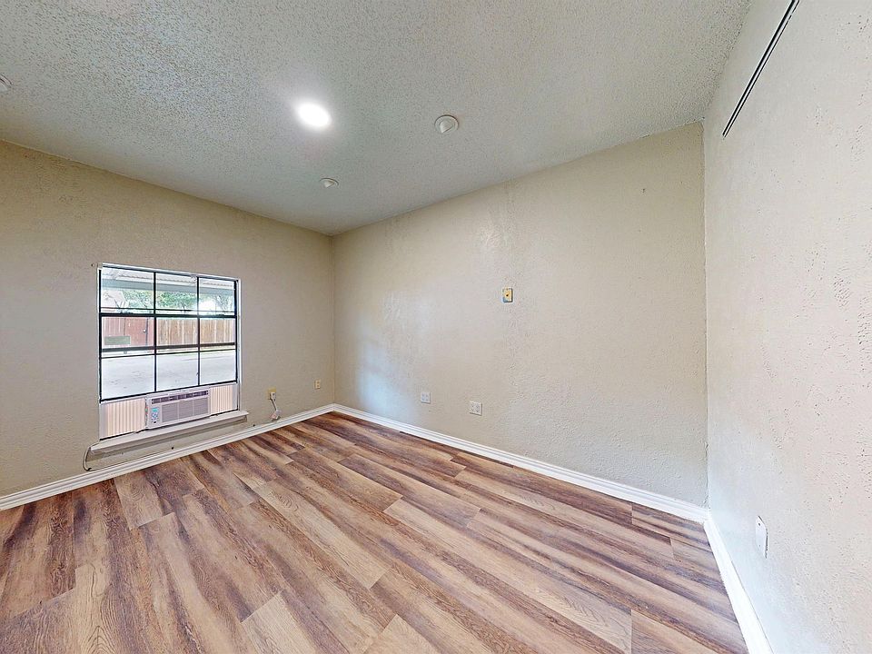 1st image of 5690 Pensacola Dr #1C-629707