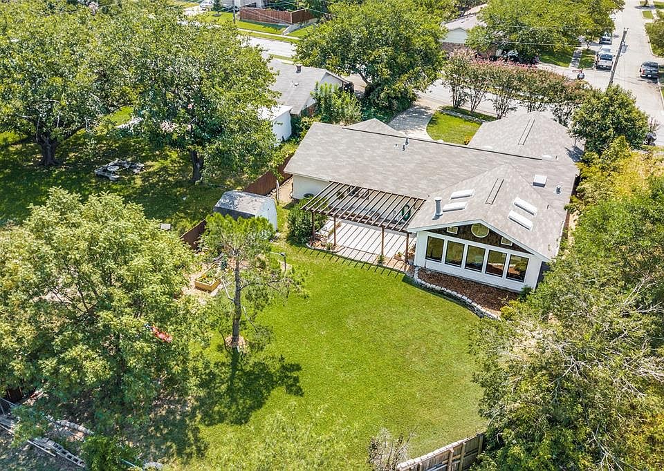 1st image of 2795 Hollandale Ln