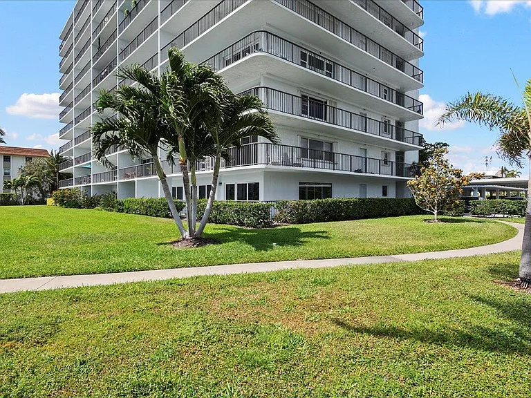 3040 Lake Shore Dr #101 — Photo 34
