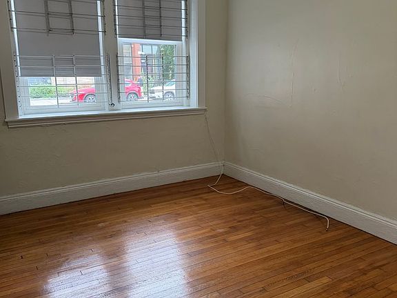 3rd image of 112 Washington St #2B