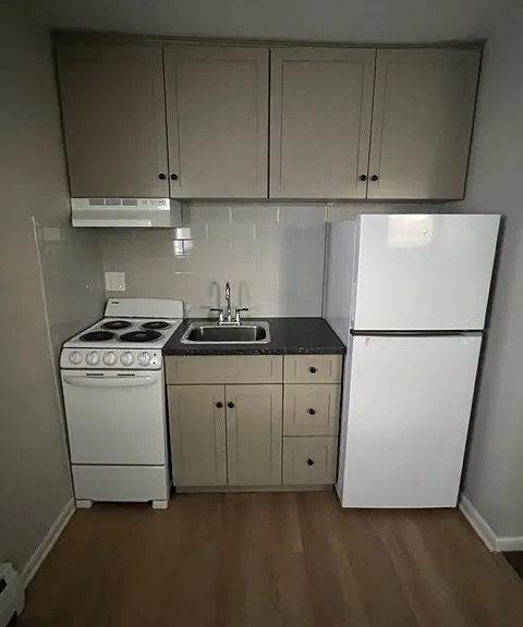 829 Moyers Rd #B-2 — Photo 5