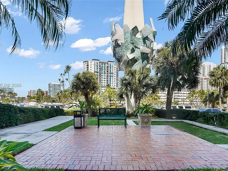 300 Bayview Dr #307 — Photo 44
