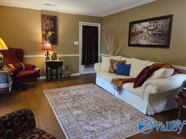 2437 Halifax Pl SW, Decatur, AL 35601
