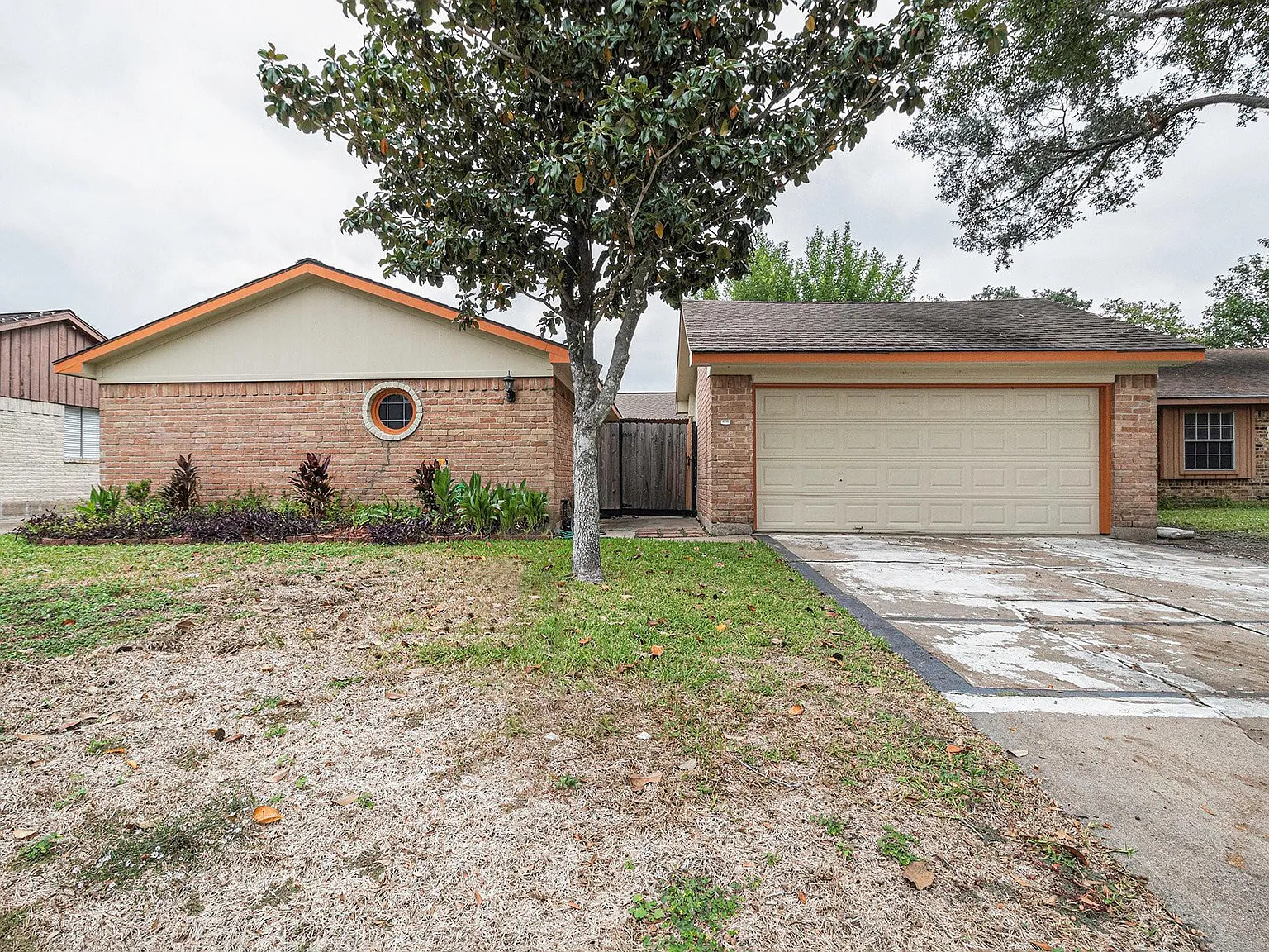 3 bed, 2.0 bath, 1663 sqft, $1,980 — Photo 1