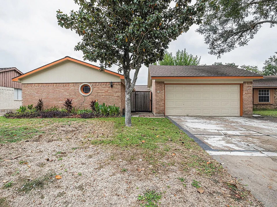 819 Seamaster Dr