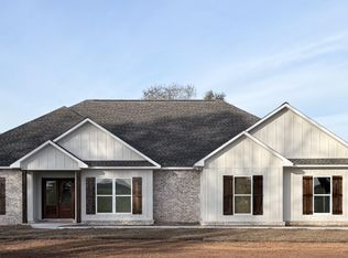 337 V E Howell Rd, Lucedale, MS 39452