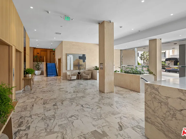 999 N Doheny Dr #611 — Photo 27