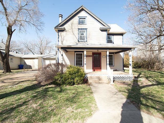 1st image of 308 W Grand Ave
