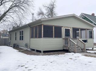 831 S Broadway St, Mauston, WI 53950