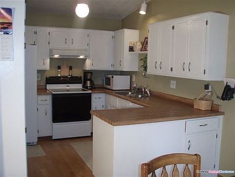 3rd image of 2266 Skillman Ave E