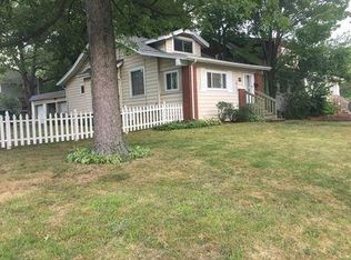 828 Tallmadge Rd, Cuyahoga Falls, OH 44221