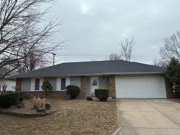302 W Hunter Dr, Nixa, MO 65714