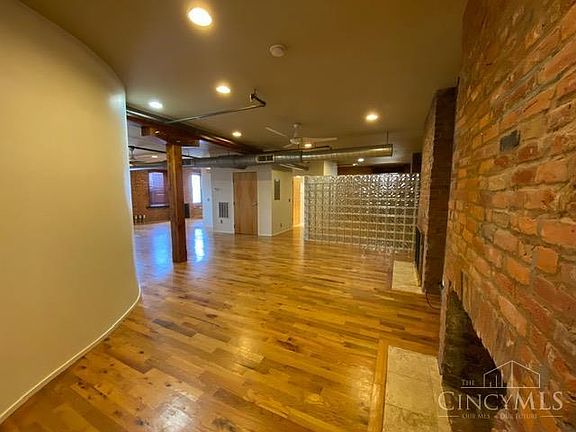 5th image of 404 Reading Rd APT 302