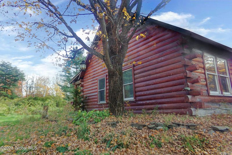 3rd image of 88 Pitts HIll Lane