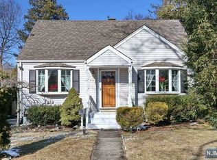 371 Chesterfield St, Ridgewood, NJ 07450