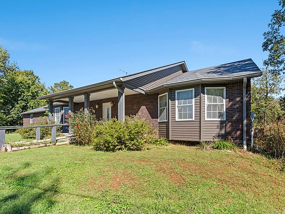 4th image of 300 Charlie Pile Rd