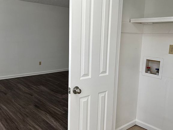 3rd image of 314 West Ave APT 8