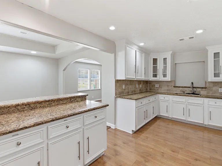 9638 Pine Lake Dr — Photo 17