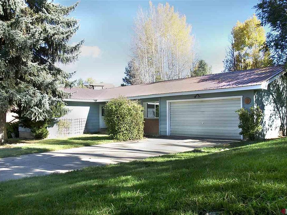 1st image of 16 Maple Dr