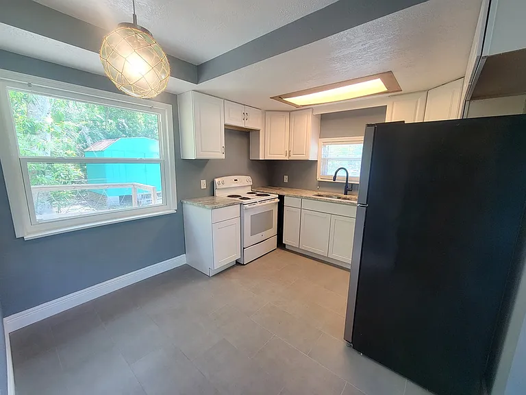 7222 Tropical Dr — Photo 16