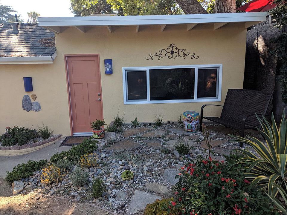 Guest House entry