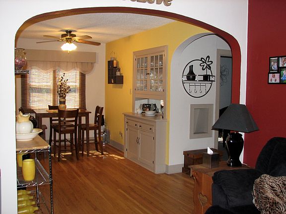 5th image of 2205 Hart Ave
