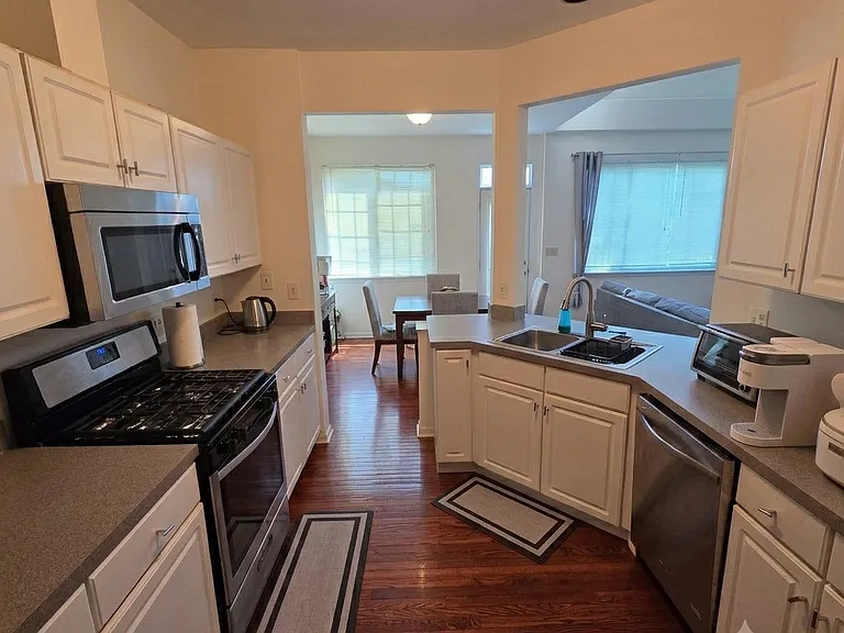 5395 Elizabeth Pl — Photo 11