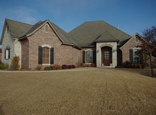 8141 Quail Roost Dr, Edmond, OK 73034