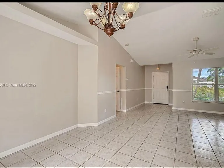 3309 SW Frankford St — Photo 2