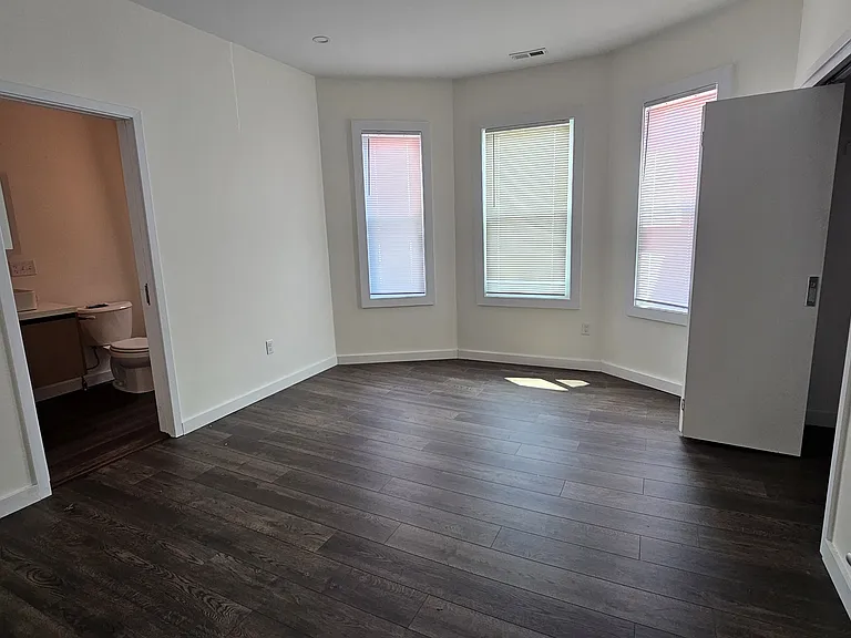 80 Adams St #3 — Photo 10