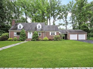 1365 Mohawk Dr, Mountainside, NJ 07092