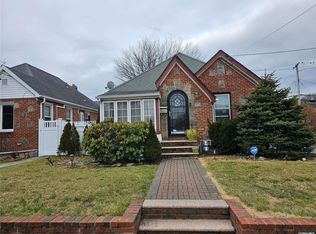 406 Rockaway Pkwy, Valley Stream, NY 11580