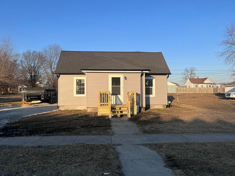 1st image of 825 N Odell Ave