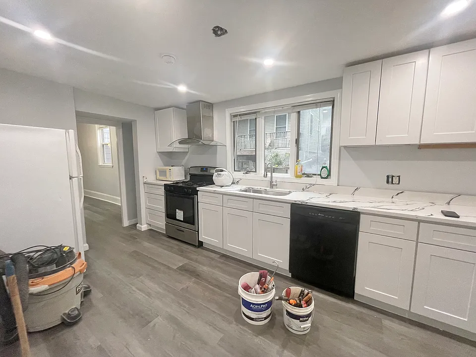 27 Bigelow St #1
