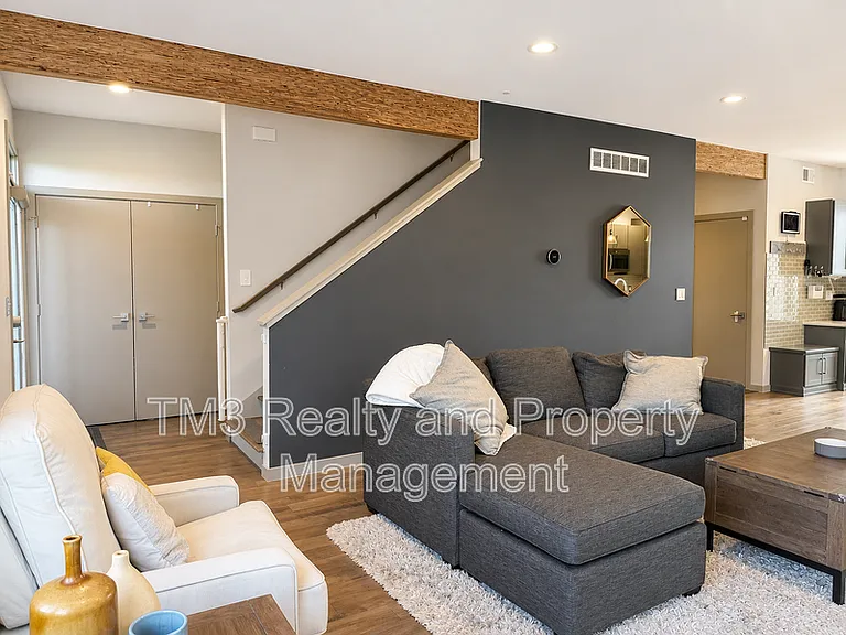 2436 Forest Ave — Photo 22