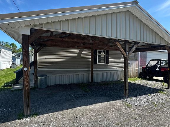 2nd image of 220 Bud Cir